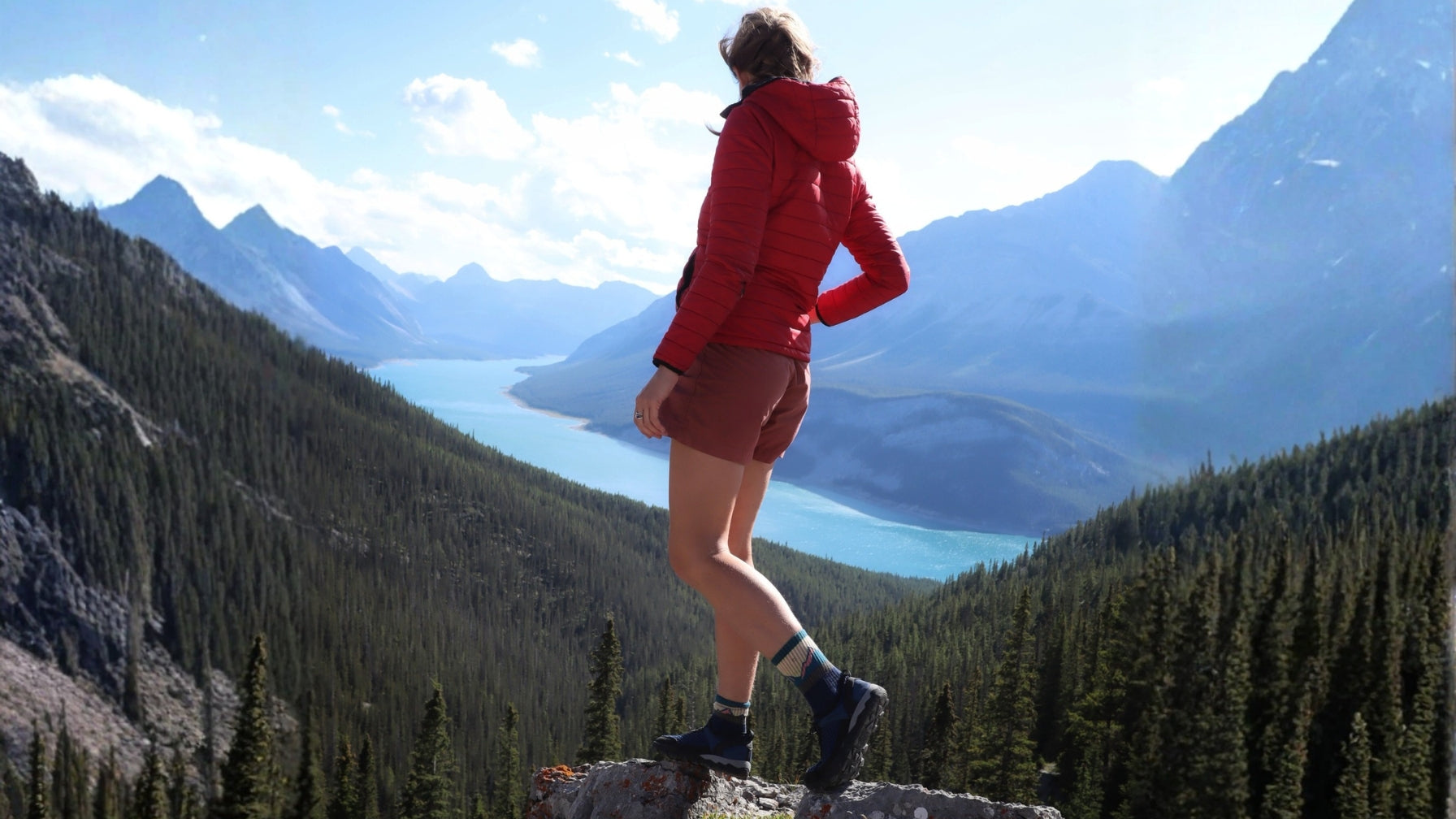 can barefoot shoes cause back pain while walking in mountains with minimalist footwear