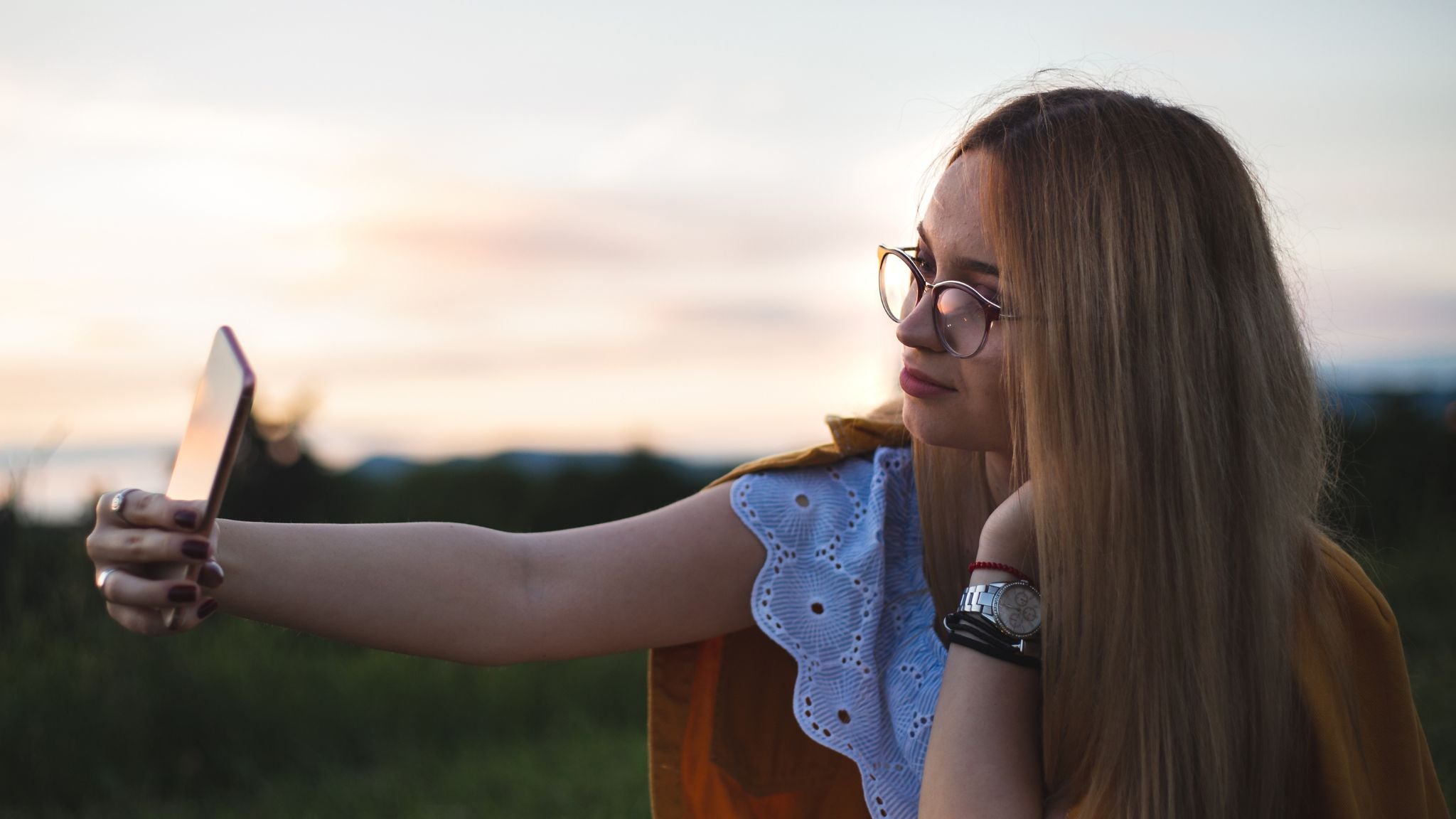 Why does Gen Z not show their feet?