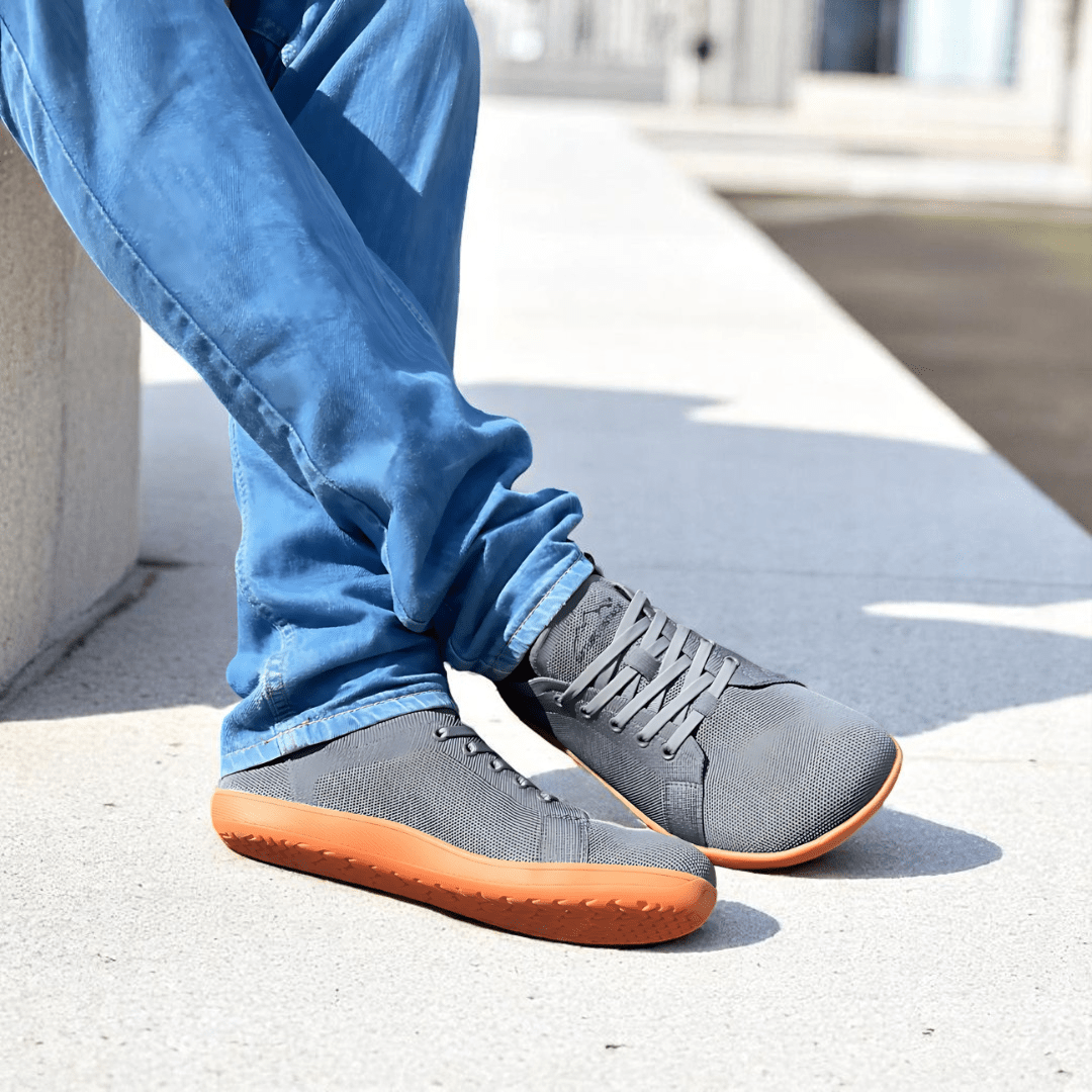 Naturcontact Urban Breeze 2.0 barefoot shoes worn for everyday city walking, featuring a low-top design and flexible sole