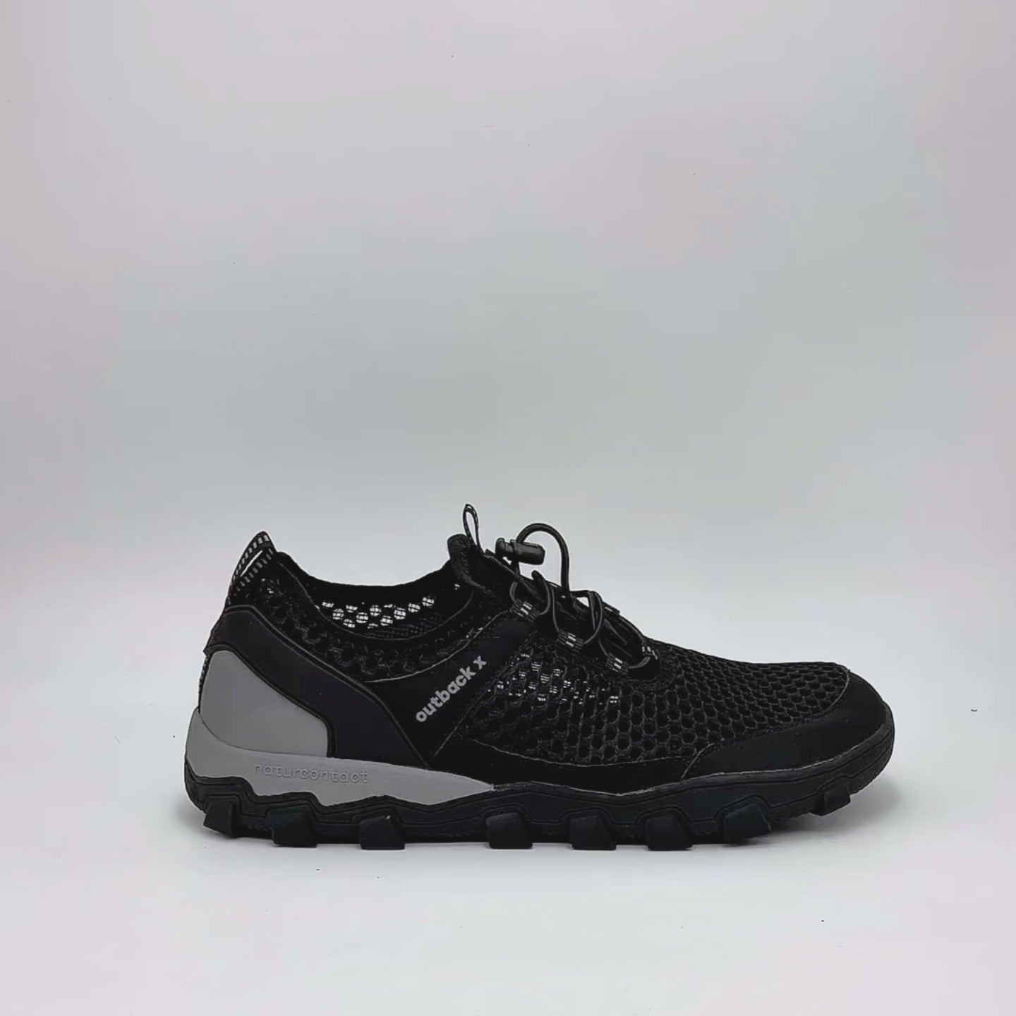 Black hiking shoes video demonstrating flexibility and design details